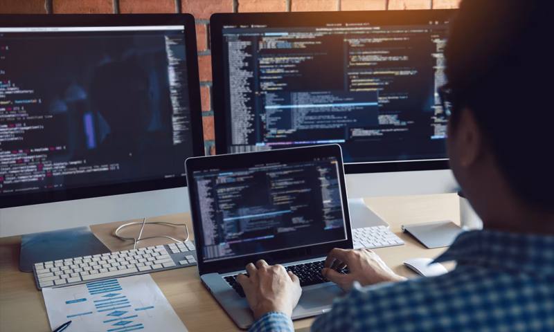 数据科学选型:R与Python如何赋能阳山县网站建设?
